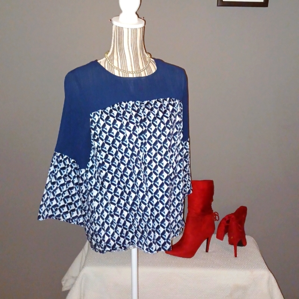 Michael Kors, Small, Navy and White, Bell sleeves 😍 Blouse... Beautiful Blouse
